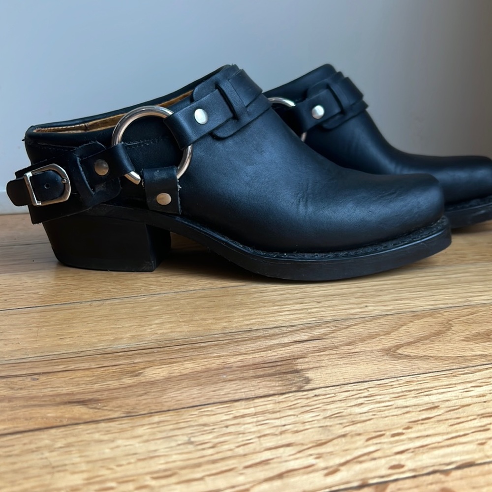 Frye belted mule